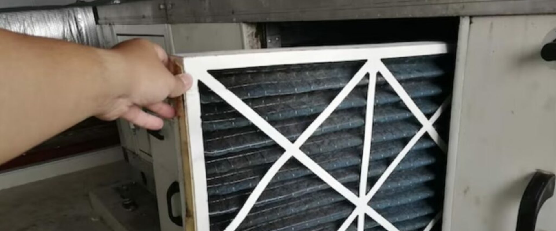 10x24x4 Air Filter: How to Measure It Correctly (Easy Guide)